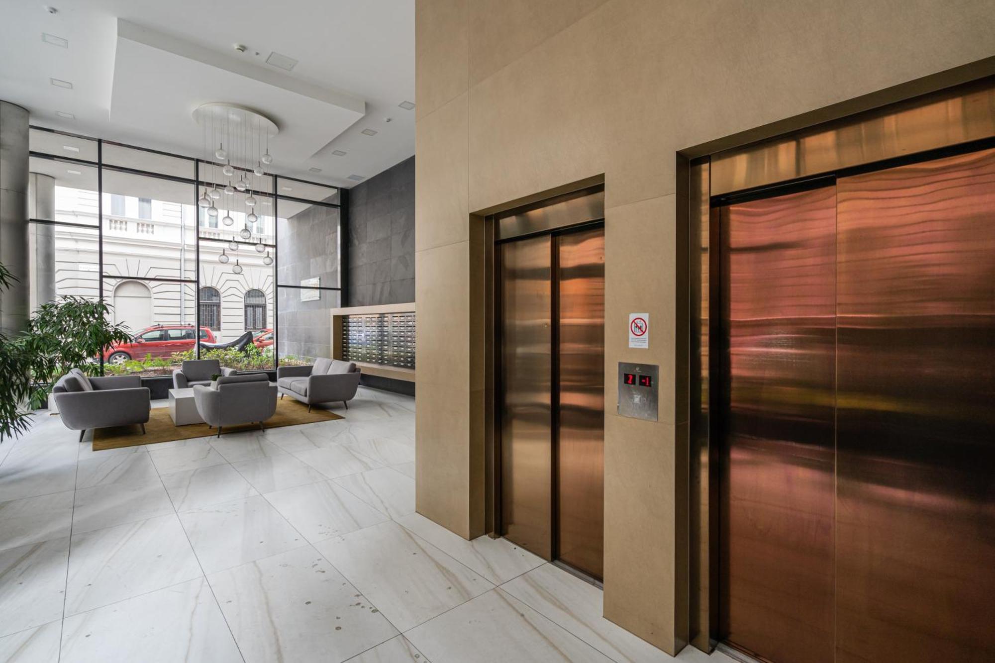 Blooming Budapest Apartment With Free Underground Parking Buitenkant foto